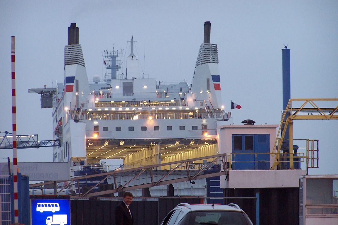 Ouistreham_Embarquement ferry