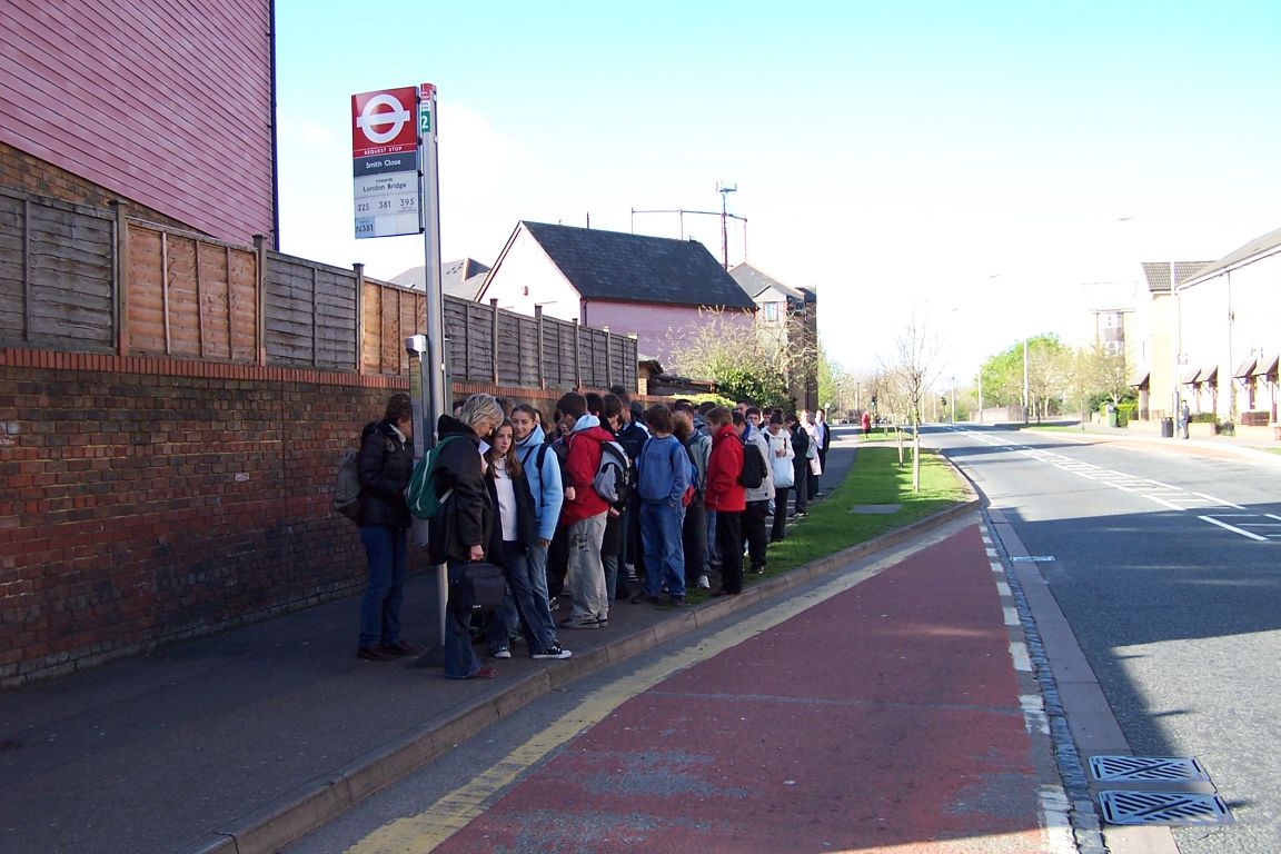 Attente du bus pour Centre de Londres