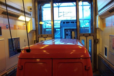Entree du car dans le shuttle