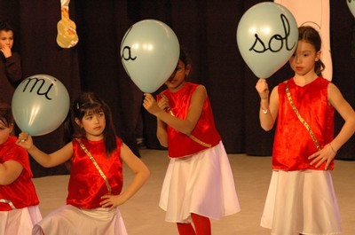 spectacle primaire0081.JPG