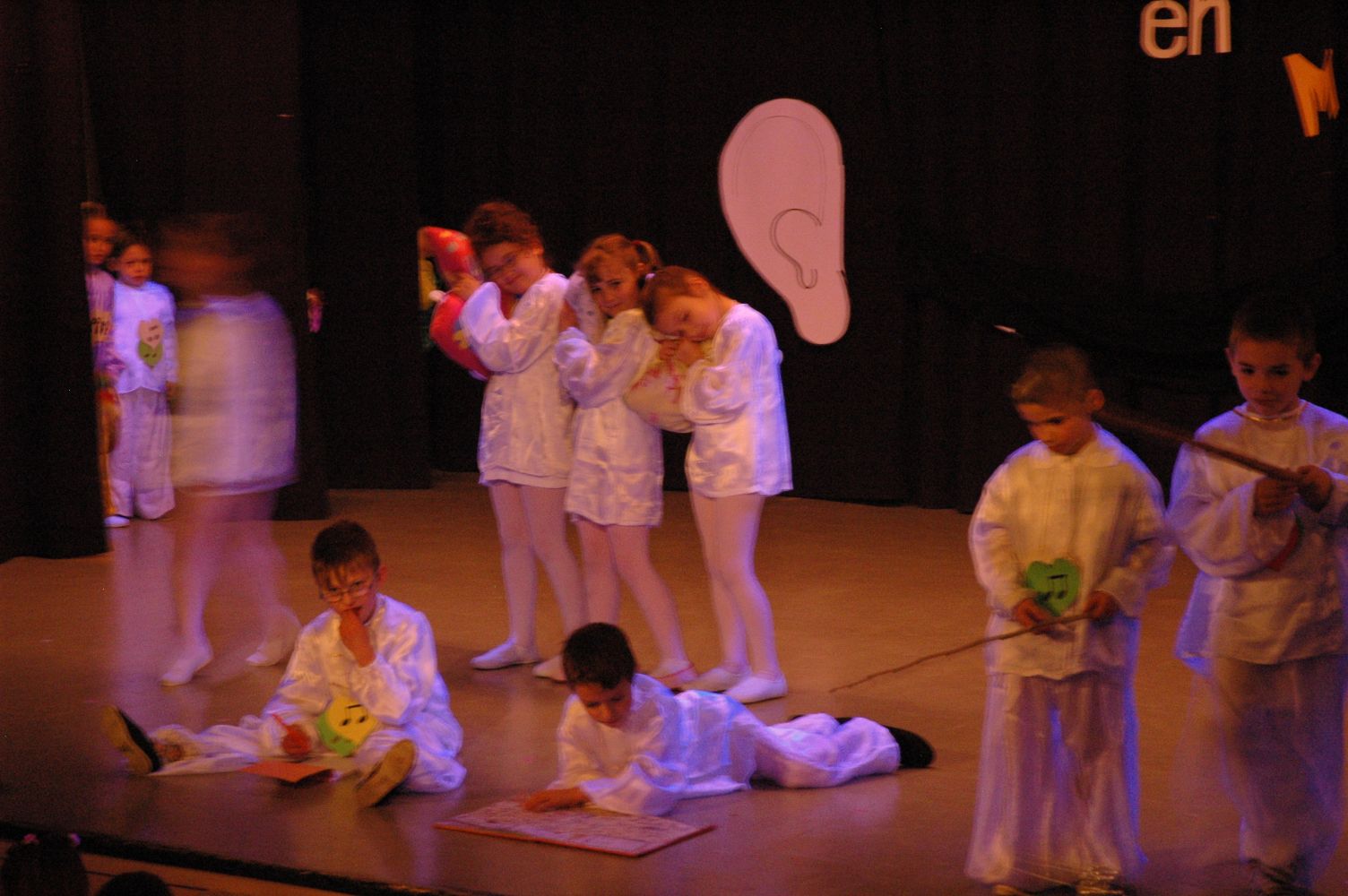spectacle primaire0301.JPG