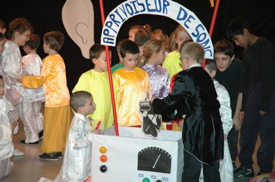 spectacle primaire0304.JPG