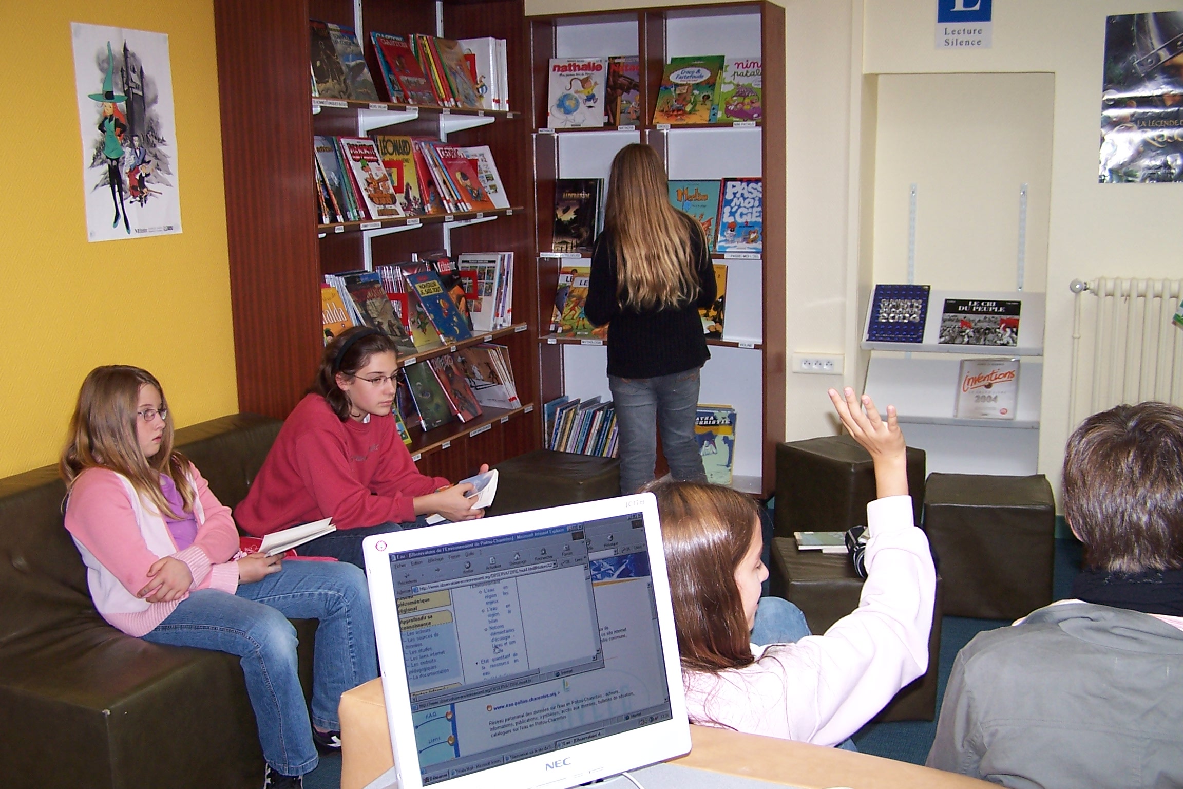 bibliotheque 3.JPG