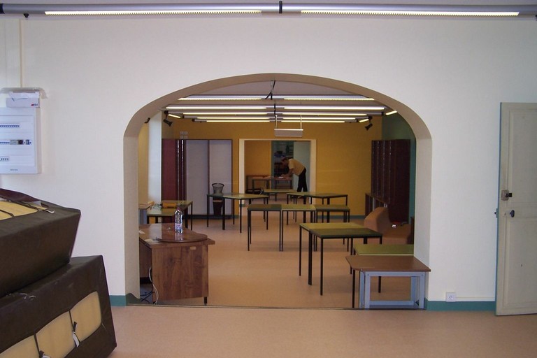 09