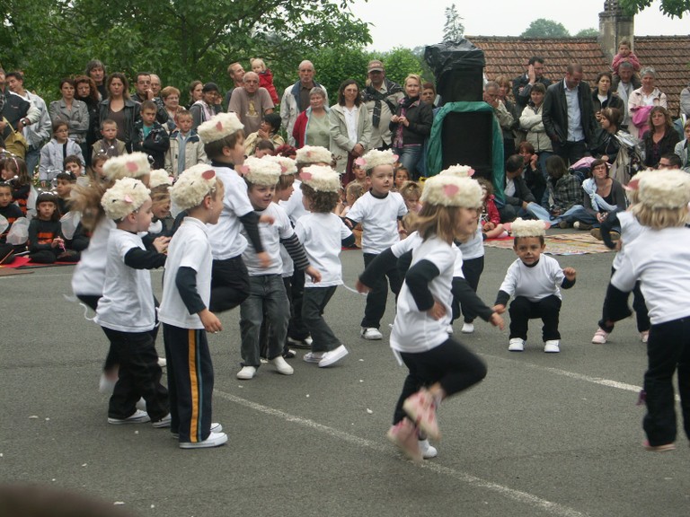 Moutons dans le pre (26).JPG
