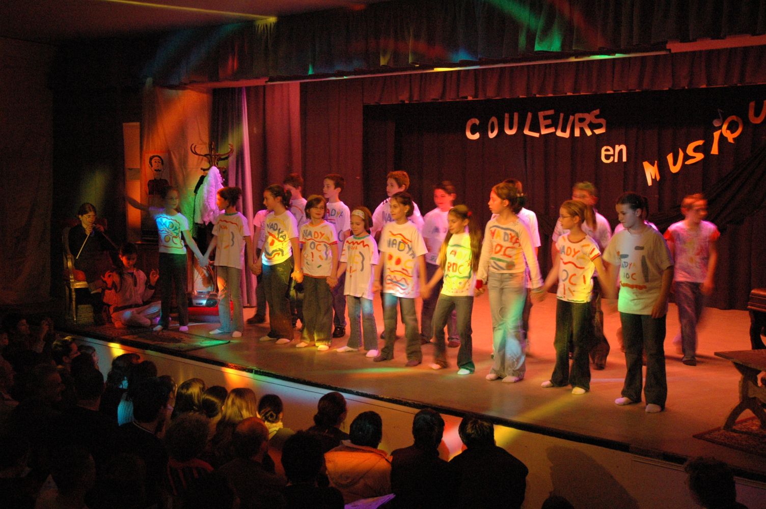 spectacle primaire0024.JPG