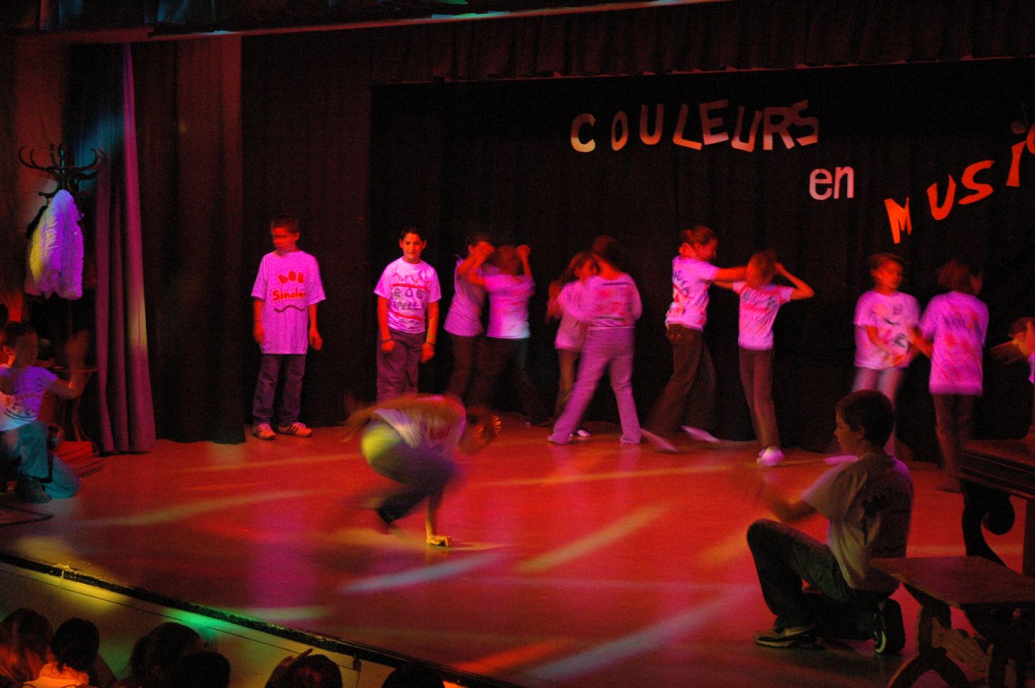 spectacle primaire0027.JPG