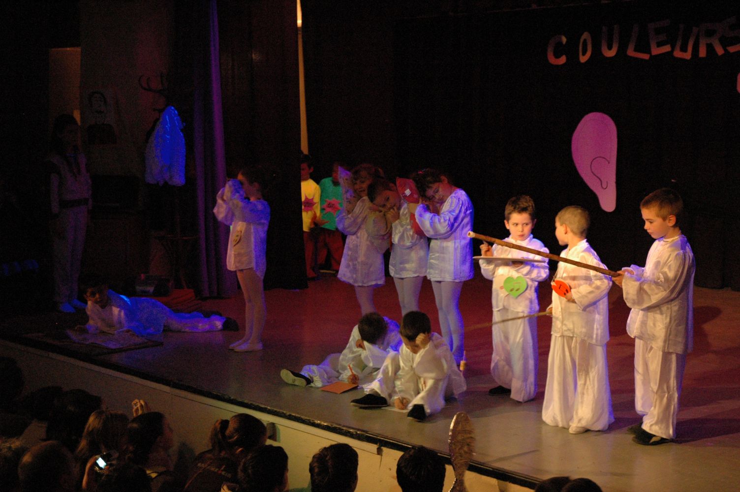 spectacle primaire0052.JPG