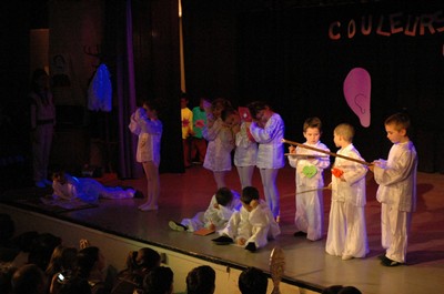 spectacle primaire0052.JPG