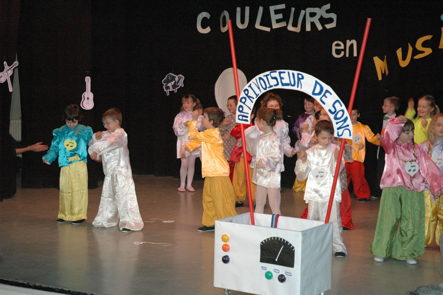 spectacle primaire0060.JPG