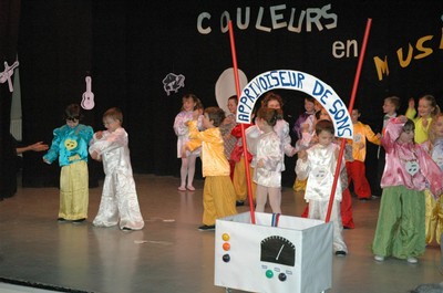 spectacle primaire0060.JPG