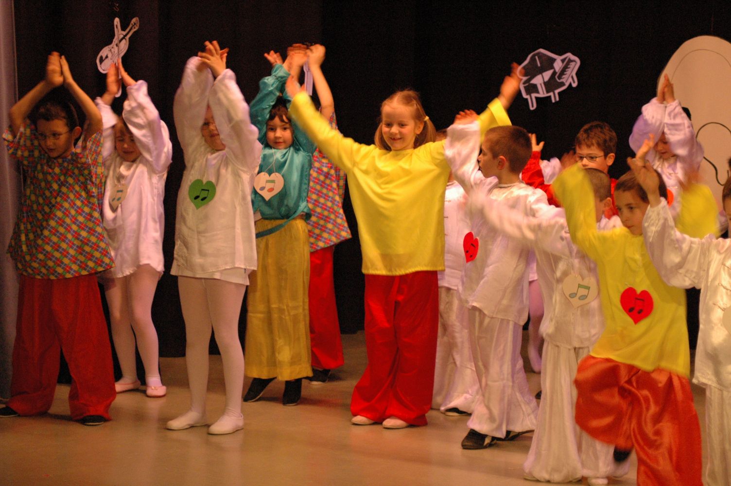 spectacle primaire0066.JPG