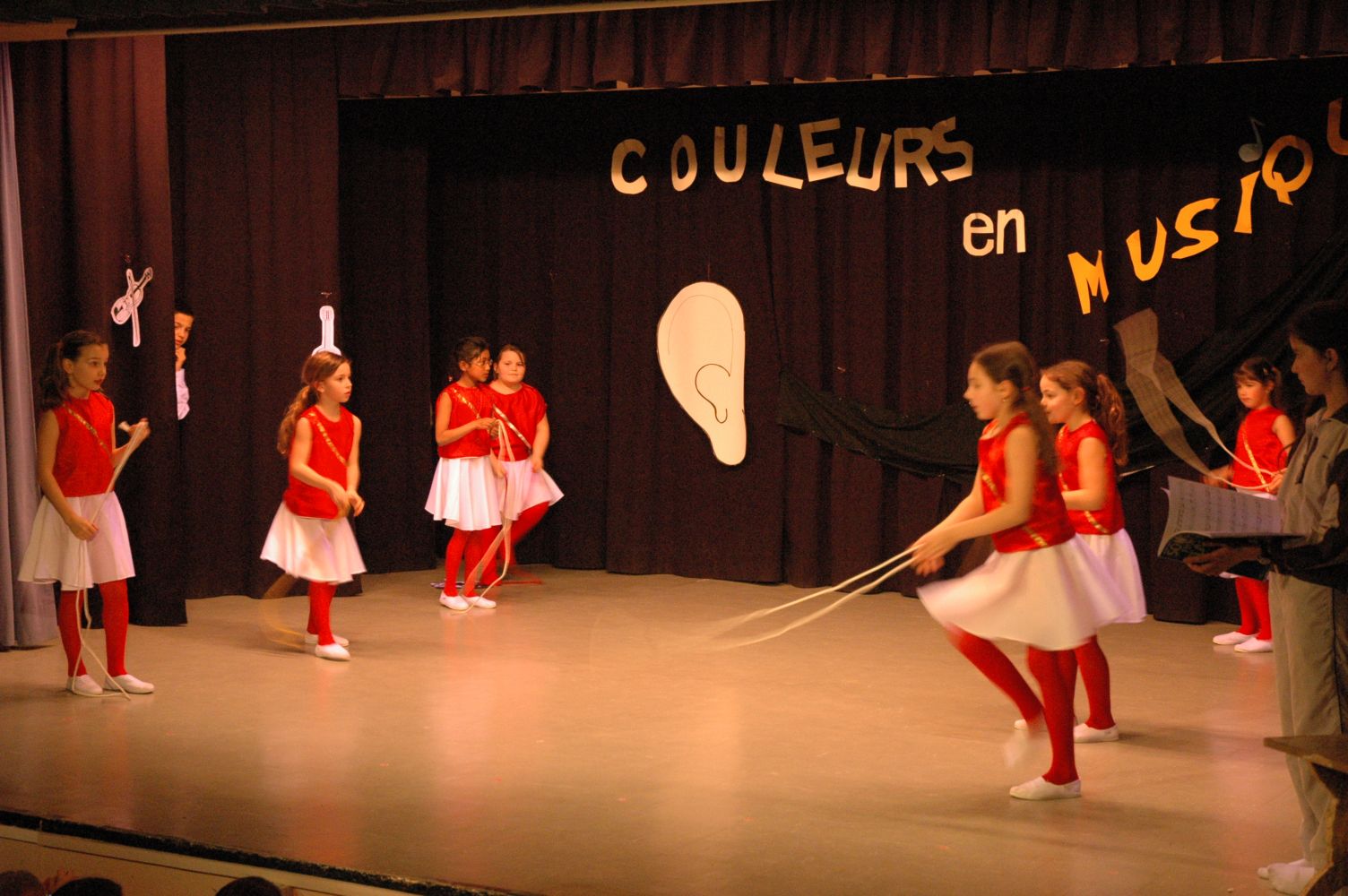 spectacle primaire0069.JPG