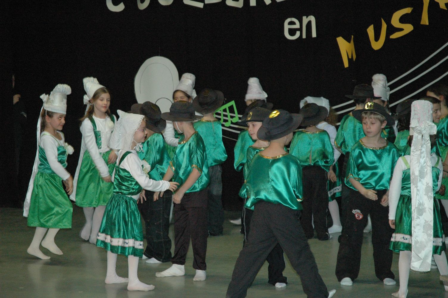 spectacle primaire0099.JPG