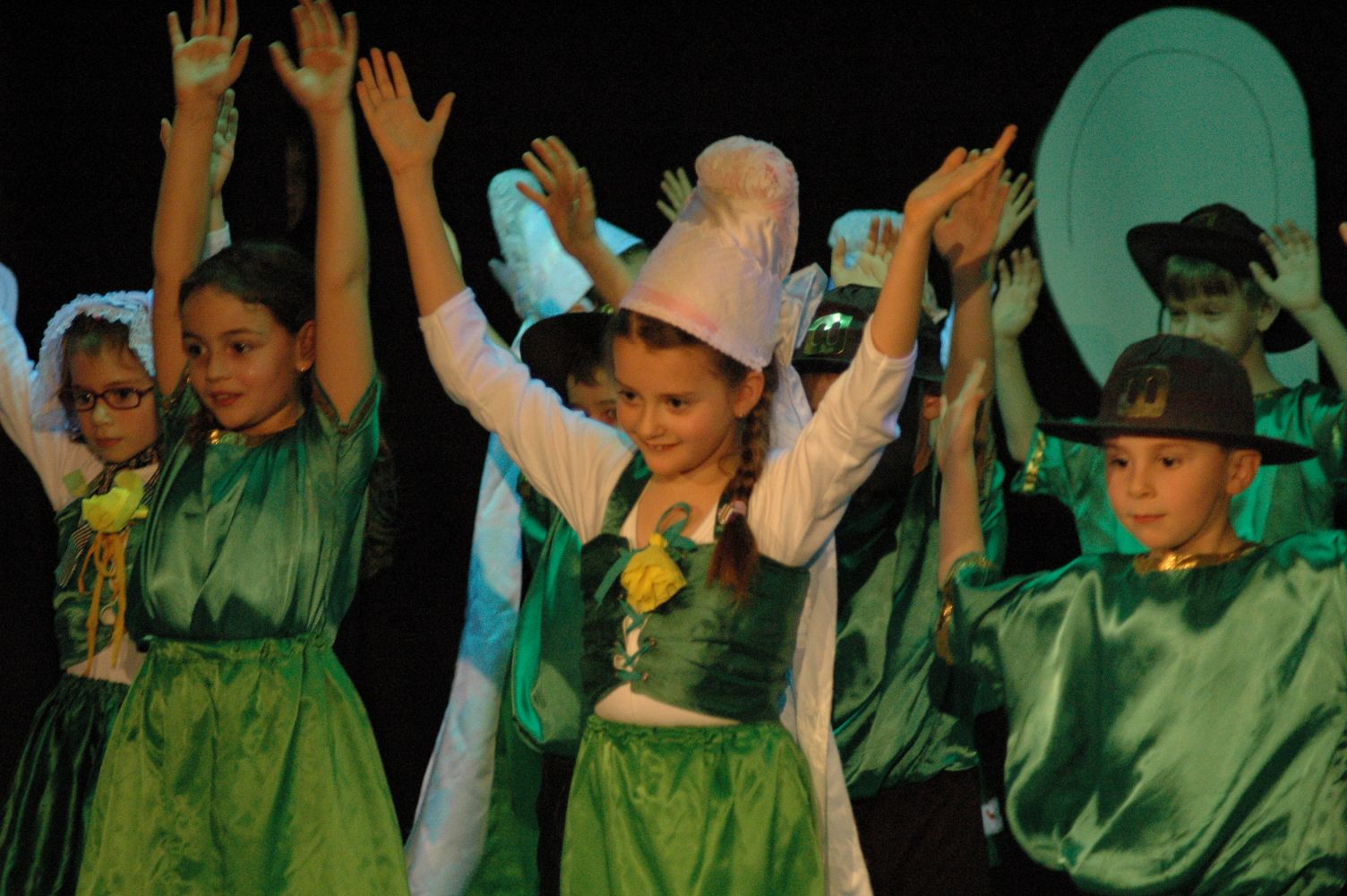 spectacle primaire0106.JPG