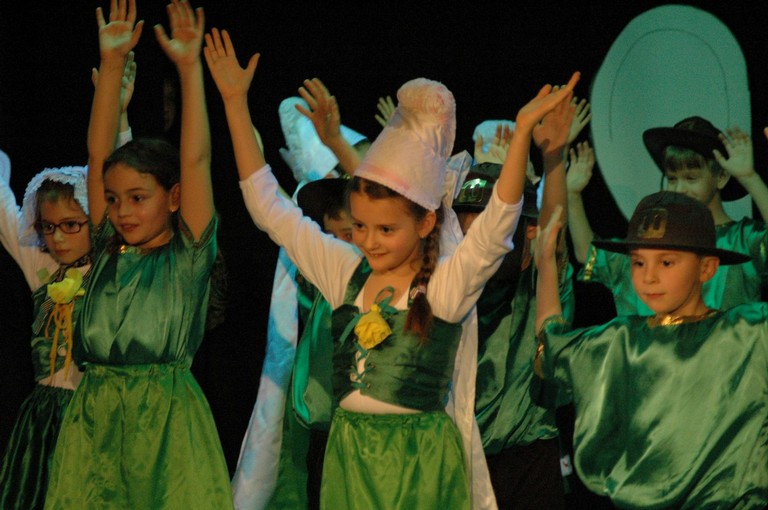 spectacle primaire0106.JPG