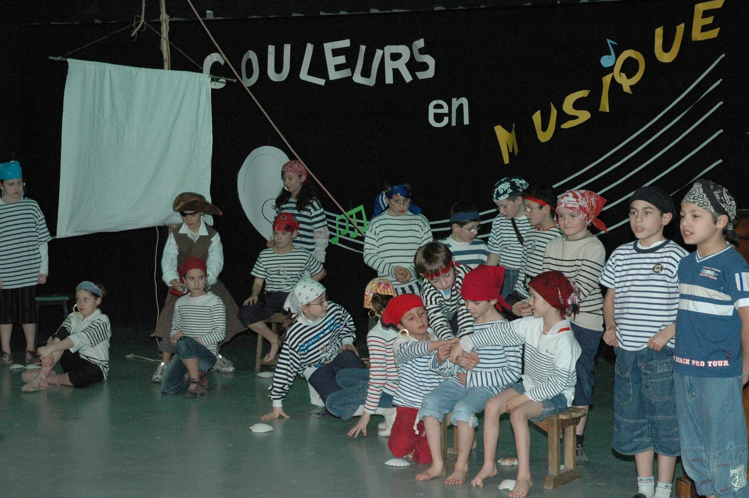 spectacle primaire0149.JPG