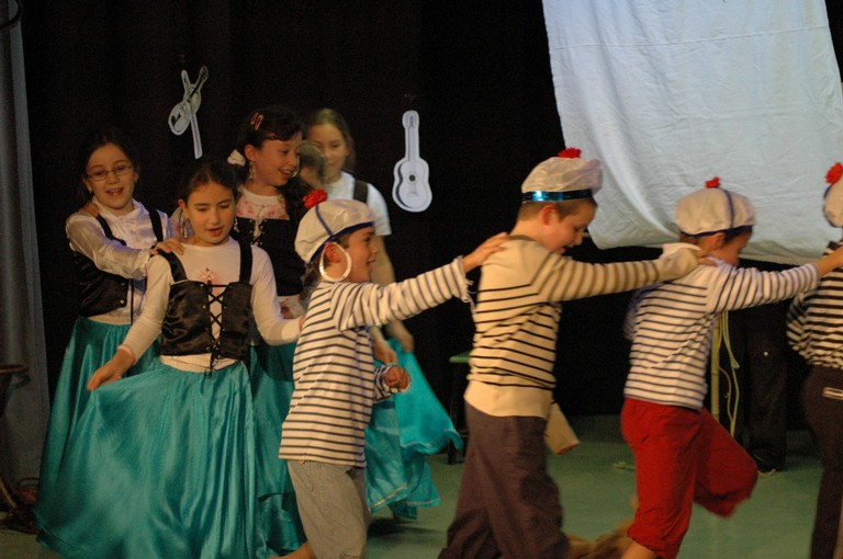 spectacle primaire0169.JPG