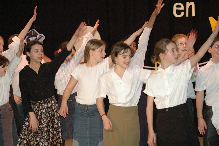 spectacle primaire0424.JPG
