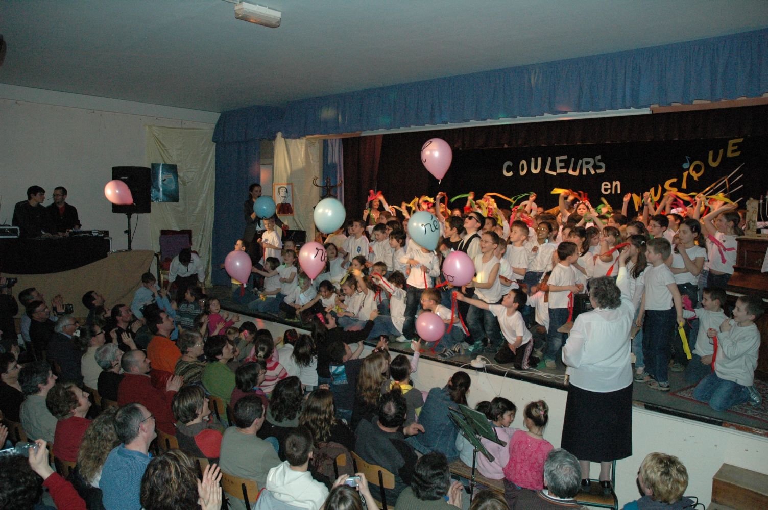 spectacle primaire0457.JPG