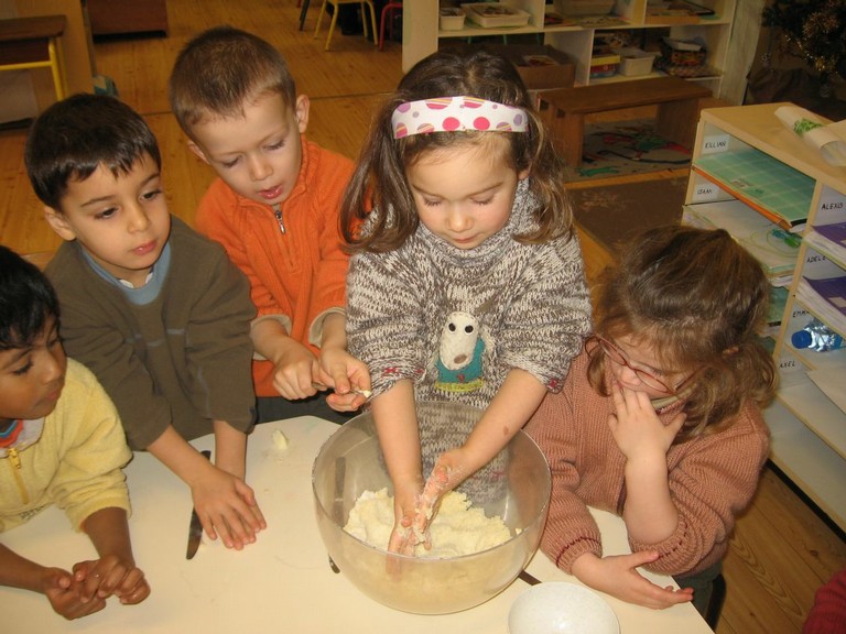 2007.01.09-10 PS-MS Galette des rois (14).JPG