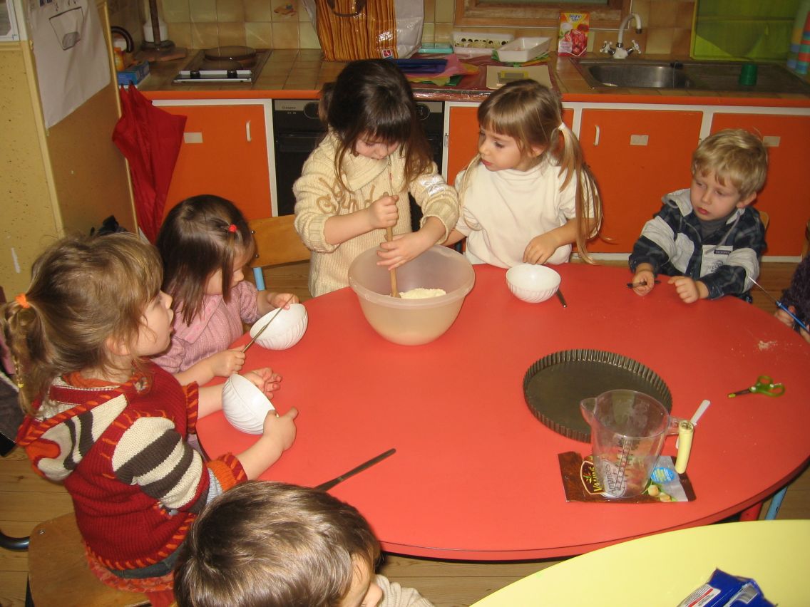 2007.01.09-10 PS-MS Galette des rois (4).JPG