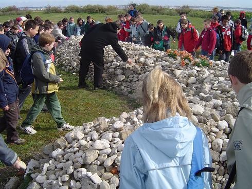 050 le geste symbolique.JPG